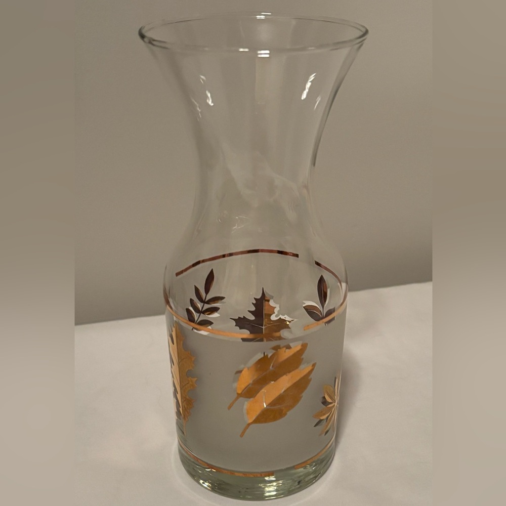 Vintage Mid Century Frosted Gold Leaves Libbey Glass 22oz Carafe Pitcher